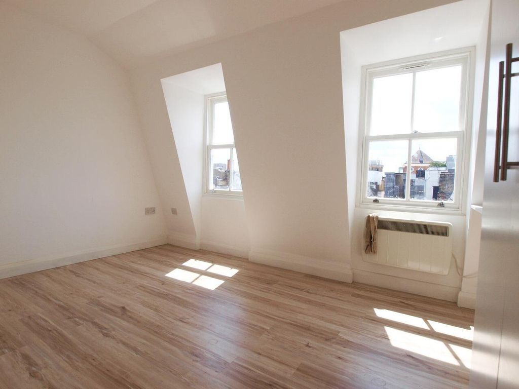 Property photo 1 of 6 Bedroom