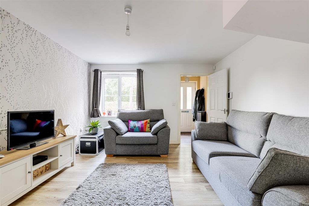 Property photo 2 of 20