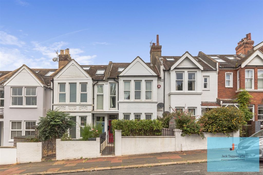 Property photo 1 of 22