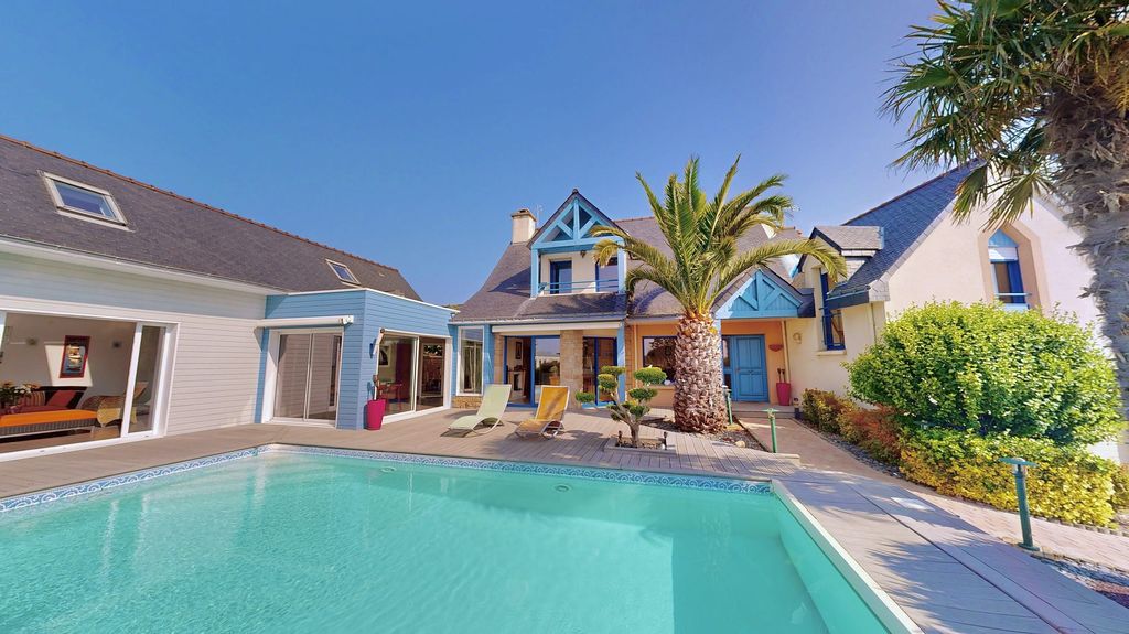 Property photo 2 of 63