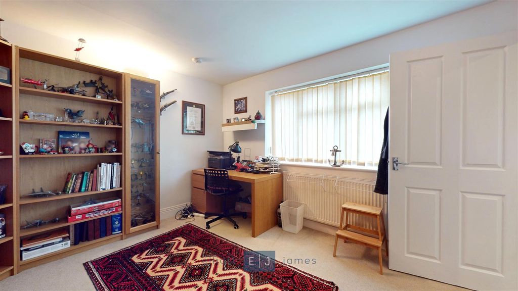 Property photo 3 of 19