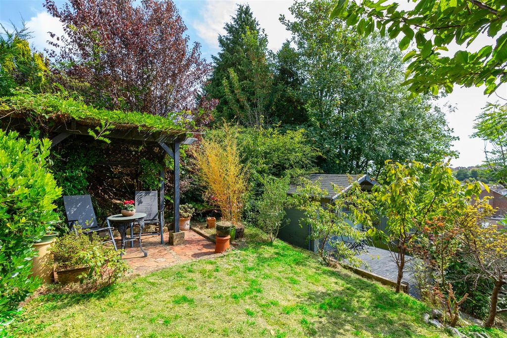 Property photo 2 of 10 Garden