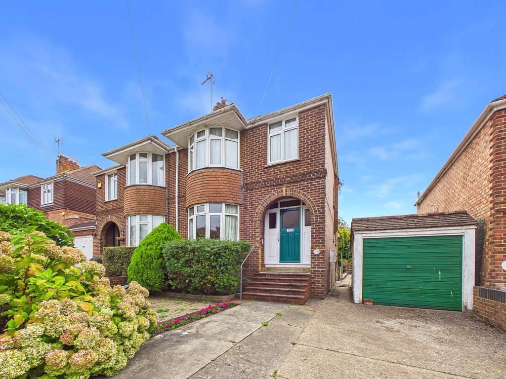 Property photo 1 of 20 Frontage