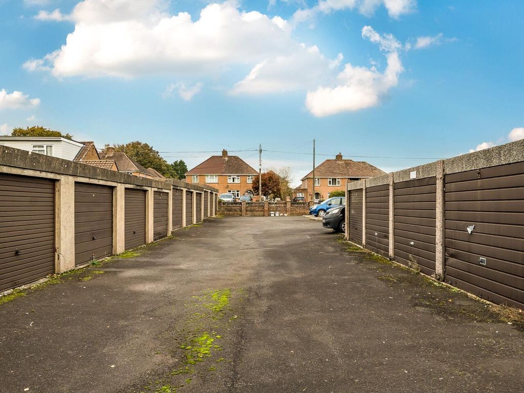 Property photo 3 of 12 1376386-12-690A0623A5676.Jpg