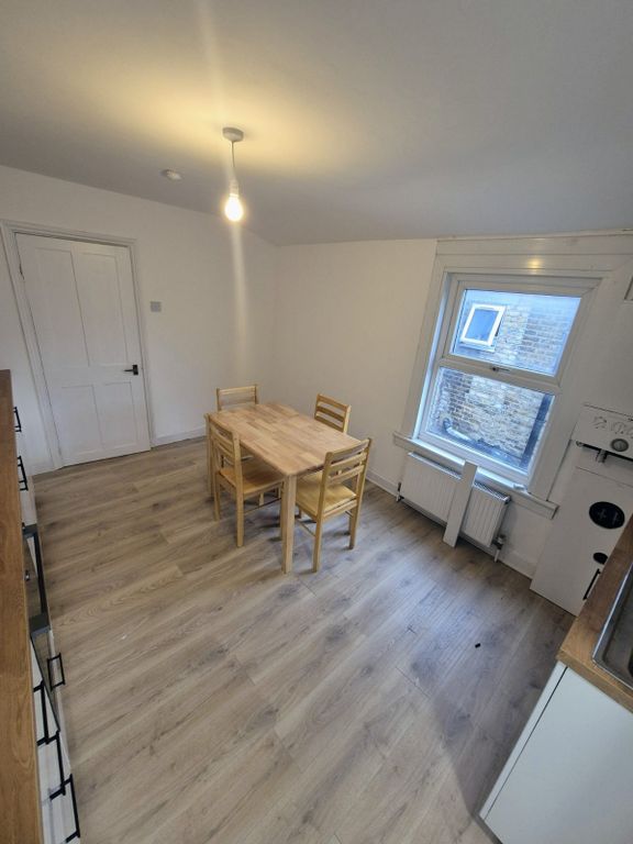 Property photo 2 of 8 Kitchen