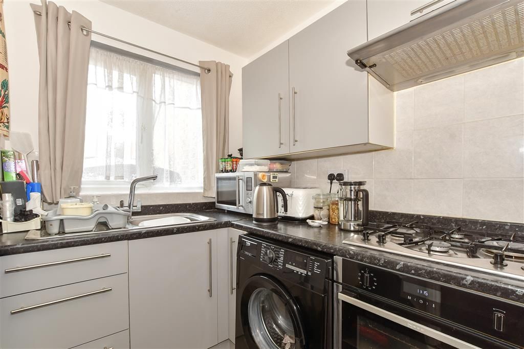 Property photo 2 of 10 Kitchen