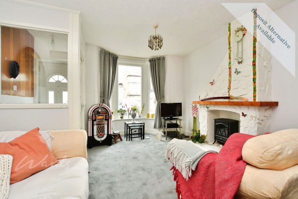 Property photo 3 of 10 St Georges Lounge
