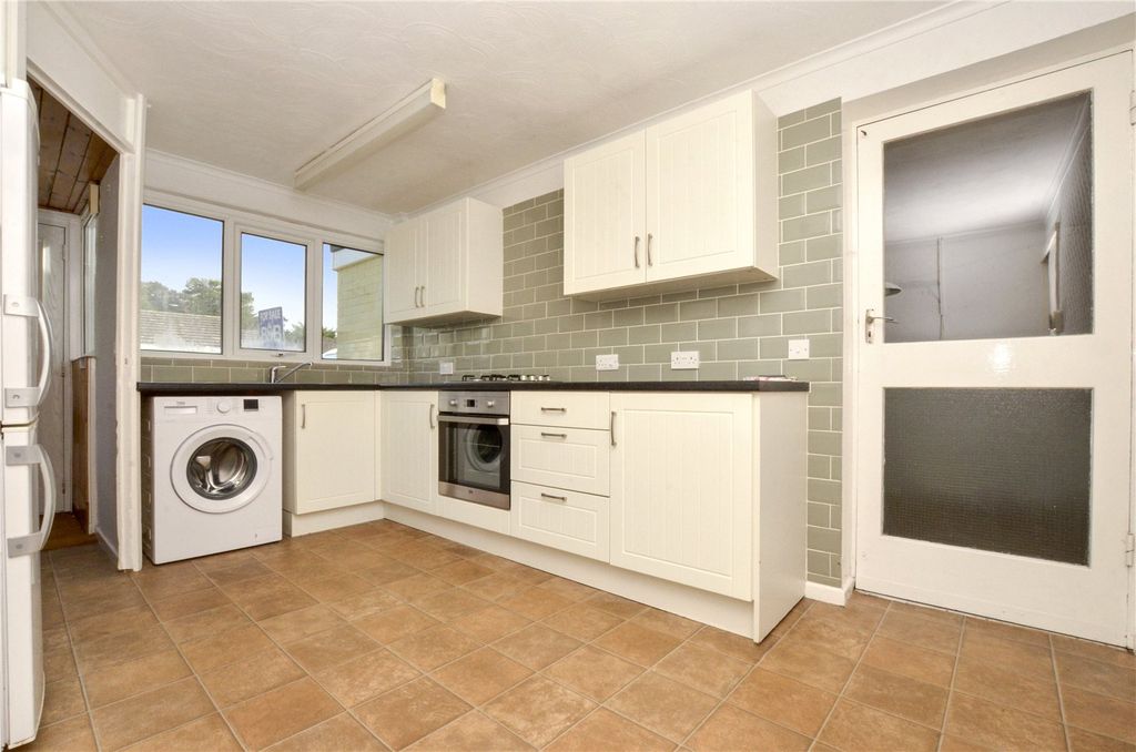 Property photo 3 of 14 Kitchen/Breakfast Rm