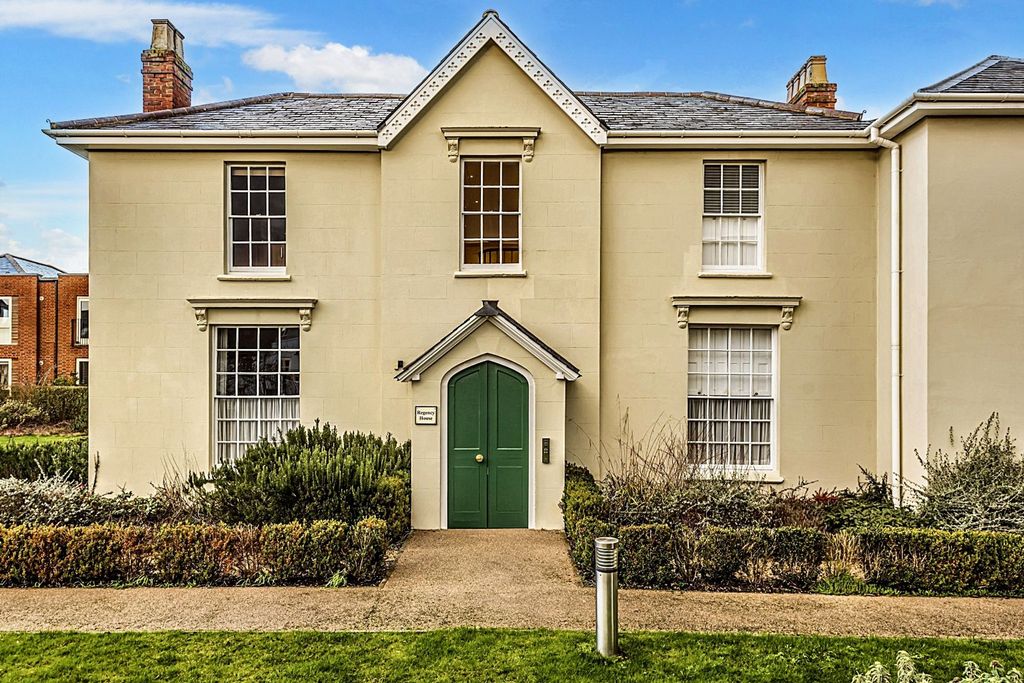 Property photo 1 of 10 Regency House