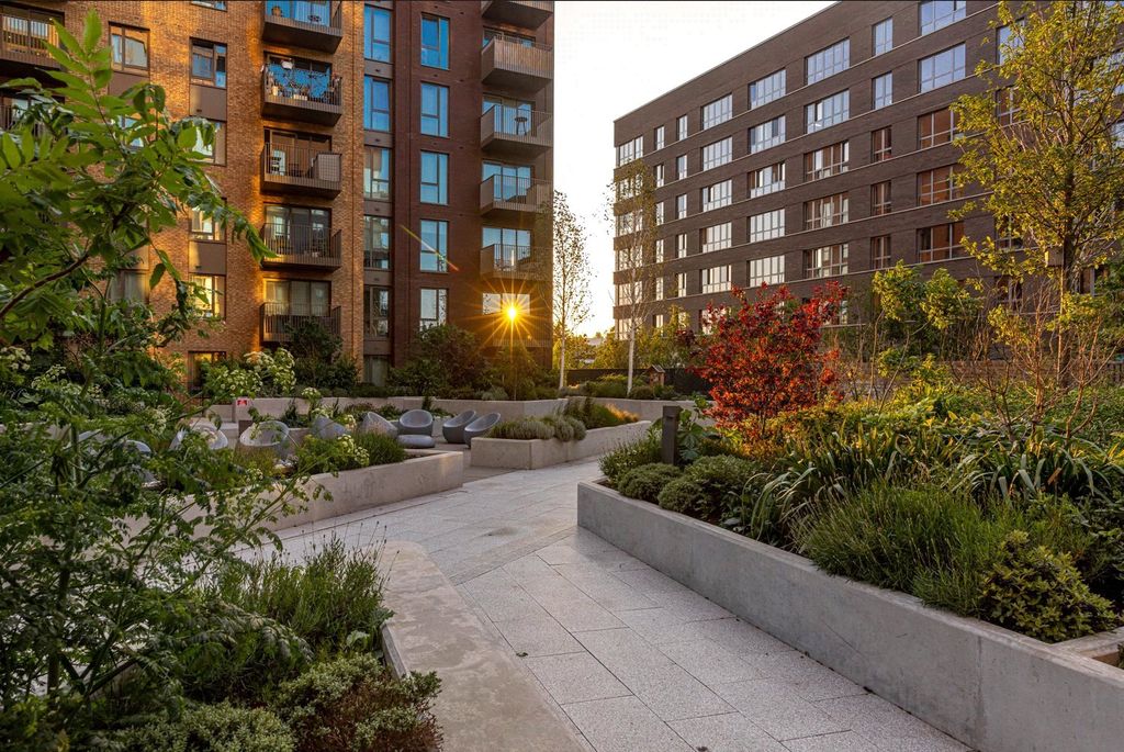 Additional image 21 of 2 bed flat for saleThe Lock, Greenford Quay, Greenford UB6