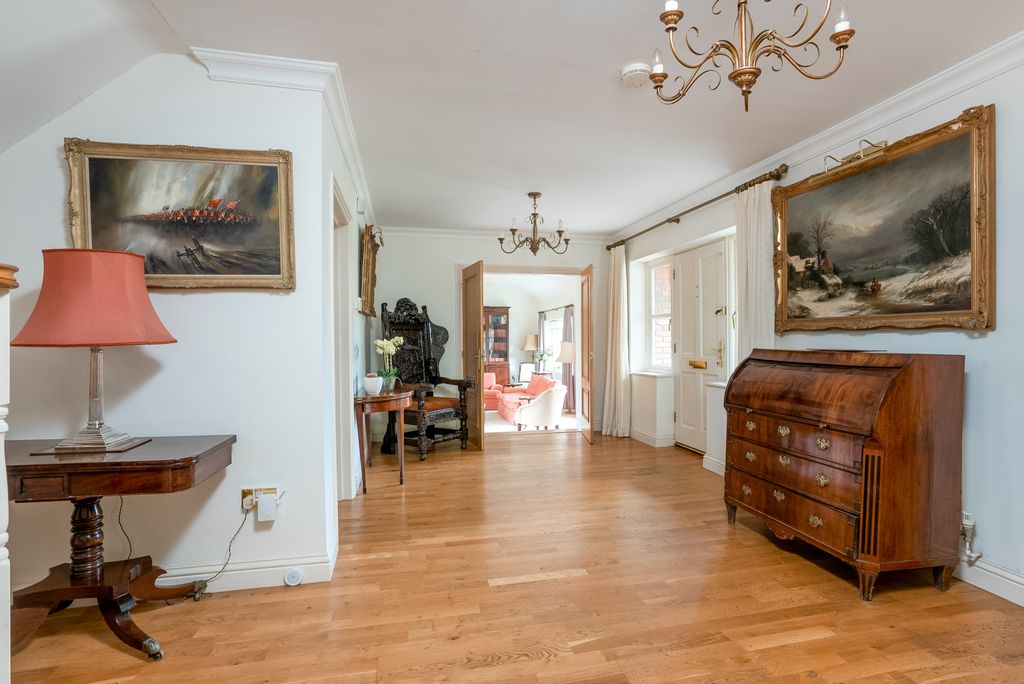 Property photo 2 of 17