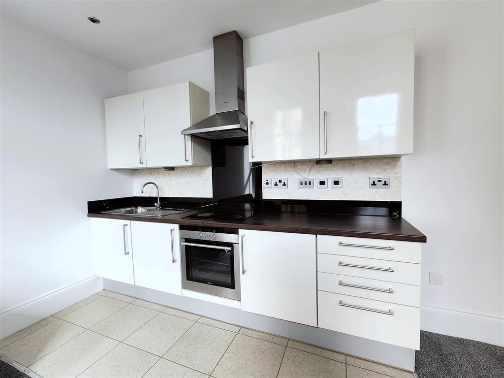 Property photo 3 of 7 Kitchen Angle