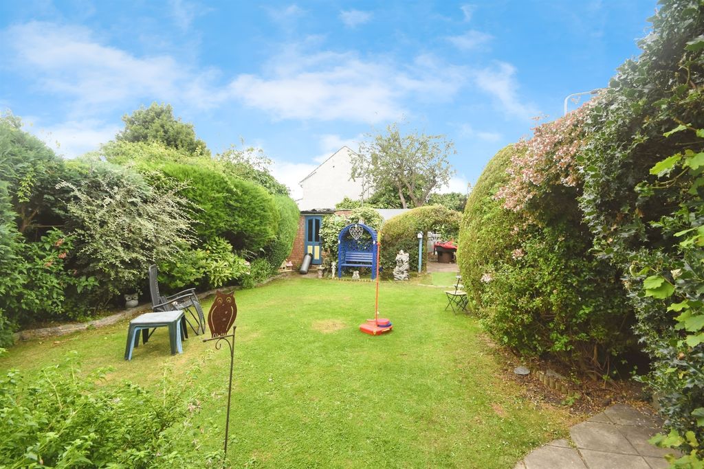 Property photo 3 of 17
