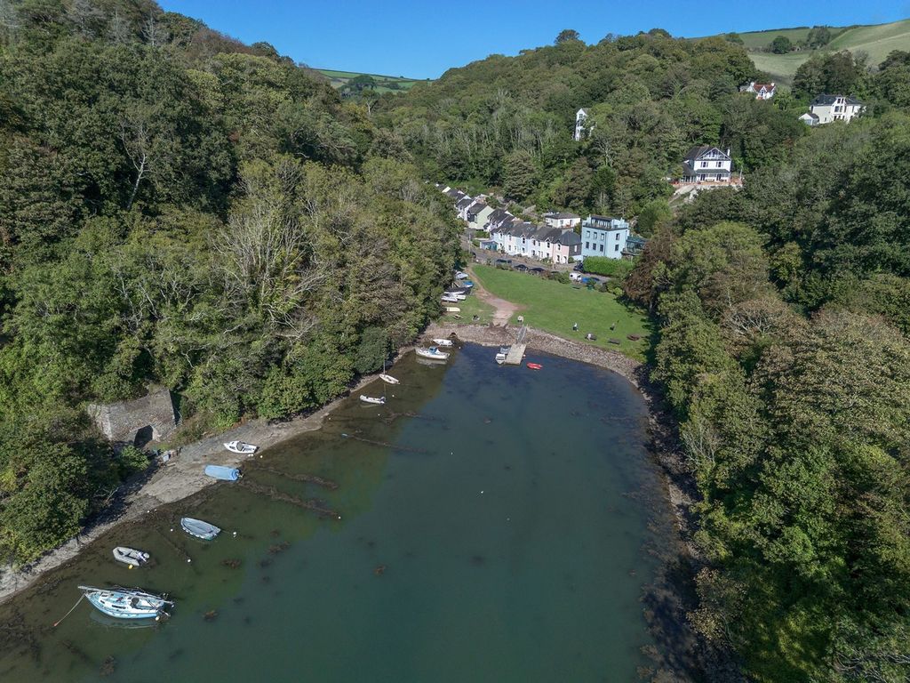 Property photo 3 of 15 Drone Shot: Waterhead Terrace, Kingswear
