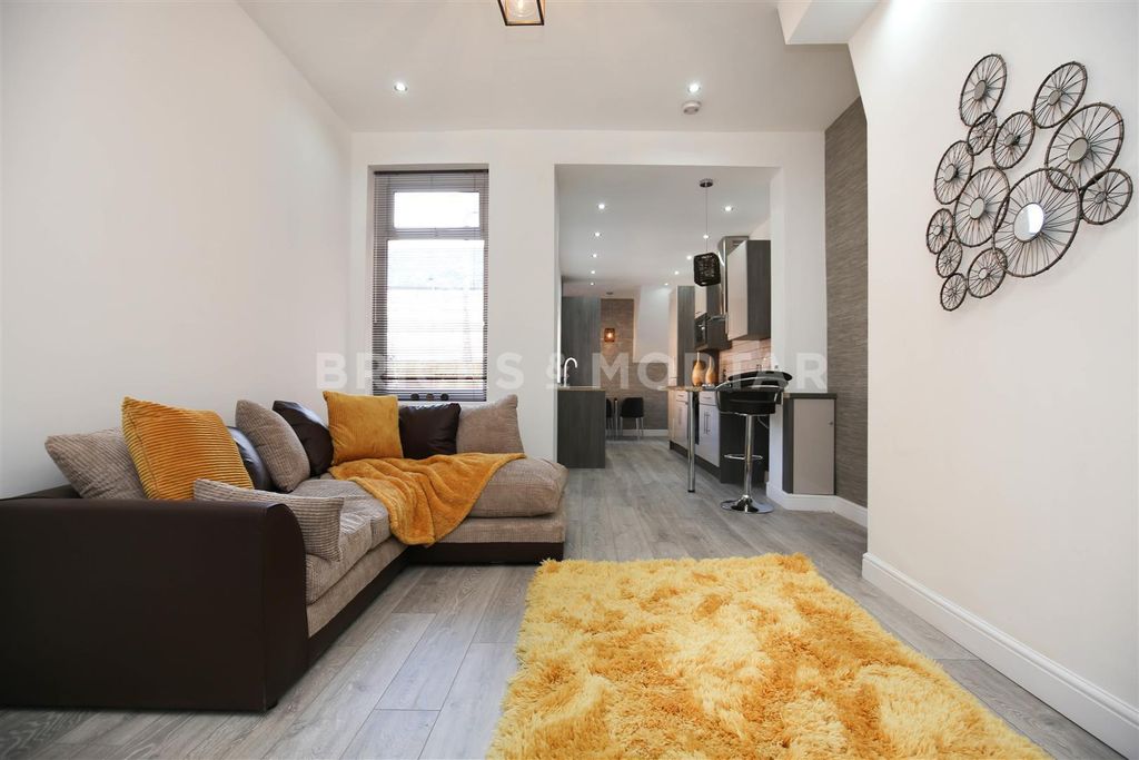 Property photo 2 of 20 Gbaiigsegl_Jayl3Cfbeim_7Dqe.Jpg