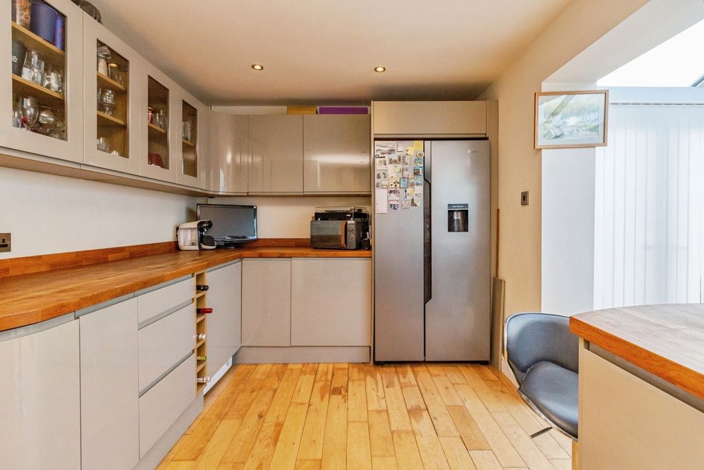 Property photo 3 of 8 Kitchen/Diner