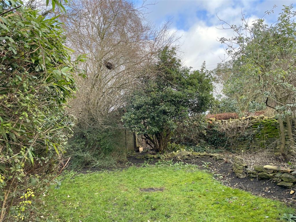 Property photo 3 of 12 Garden 2.Jpg