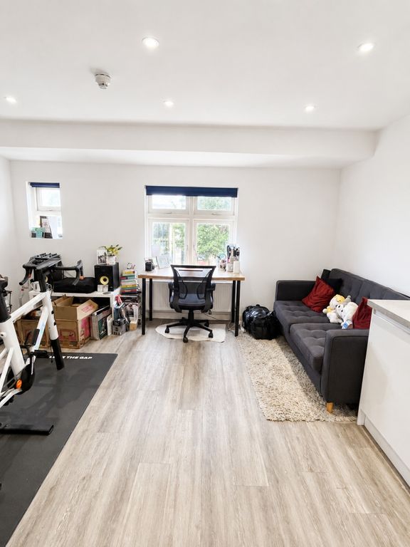 Property photo 3 of 6 5249072