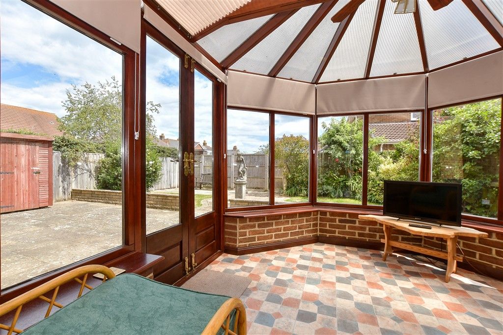 Property photo 3 of 17 Conservatory