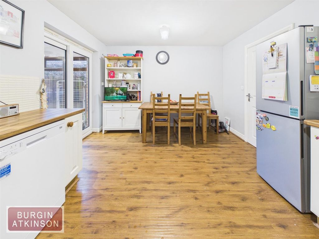 Property photo 3 of 14 Cam01619G0-Pr0184-Still006.Jpg