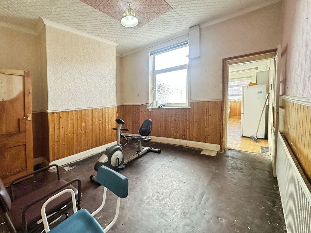 Property photo 3 of 10 Dining Room