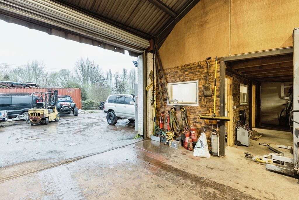 Property photo 3 of 7