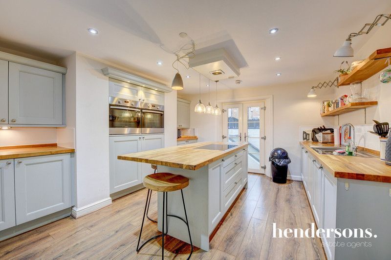 Property photo 3 of 31