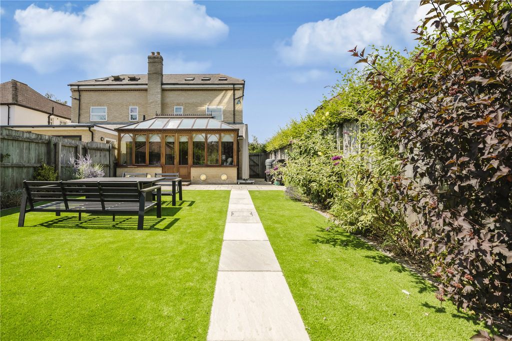 Property photo 2 of 32 Picture No. 33