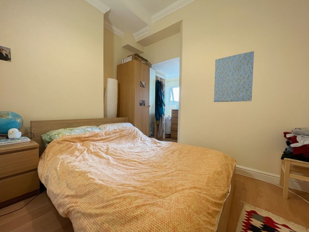 Property photo 3 of 11 Lrg_Connuaght Road Flat 1_Au_1