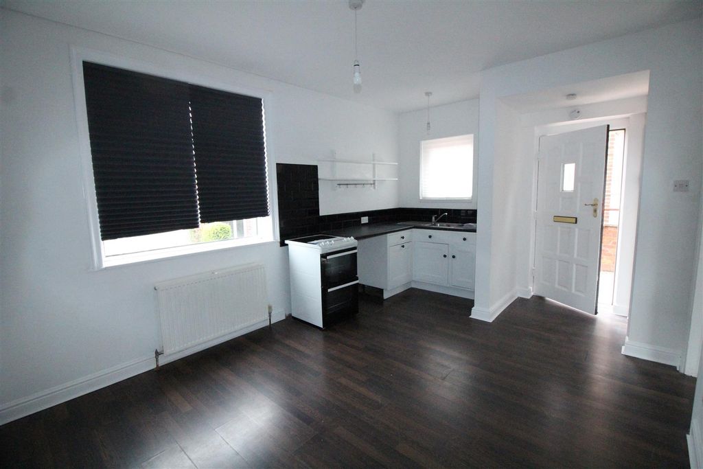 Property photo 2 of 10 Img_1060.Jpg