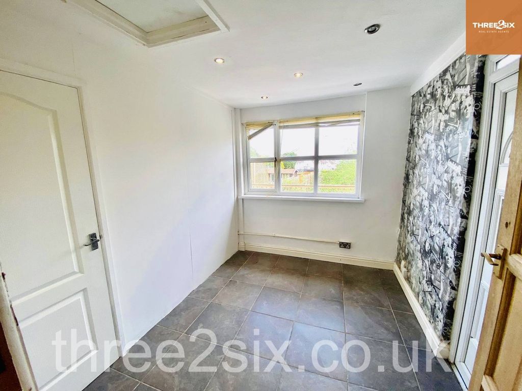 Property photo 3 of 15 Downstairs Room