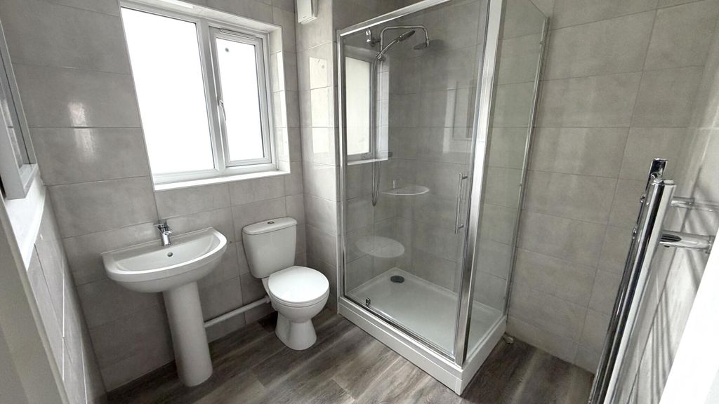 Property photo 2 of 5 Bathroom