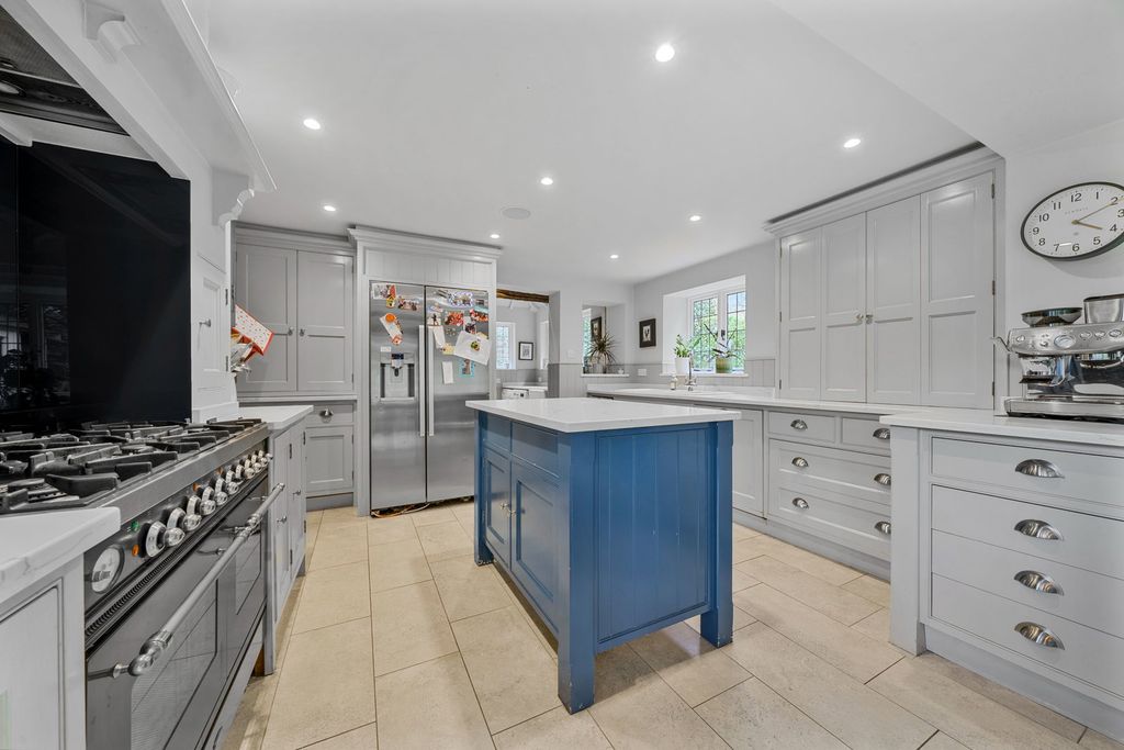 Property photo 3 of 21