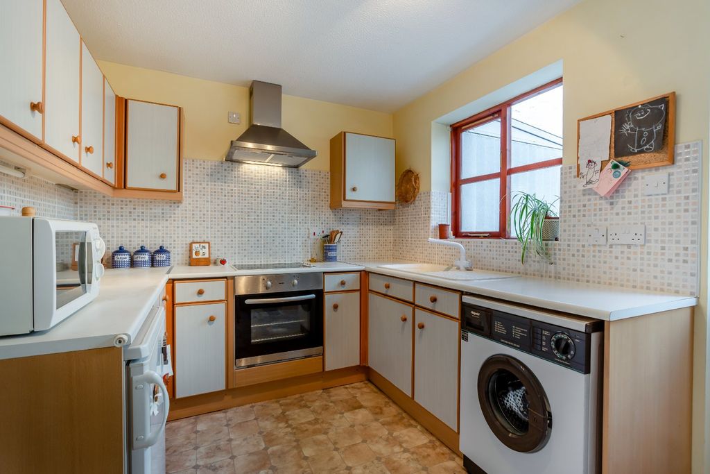 Property photo 2 of 12 Picture No. 08