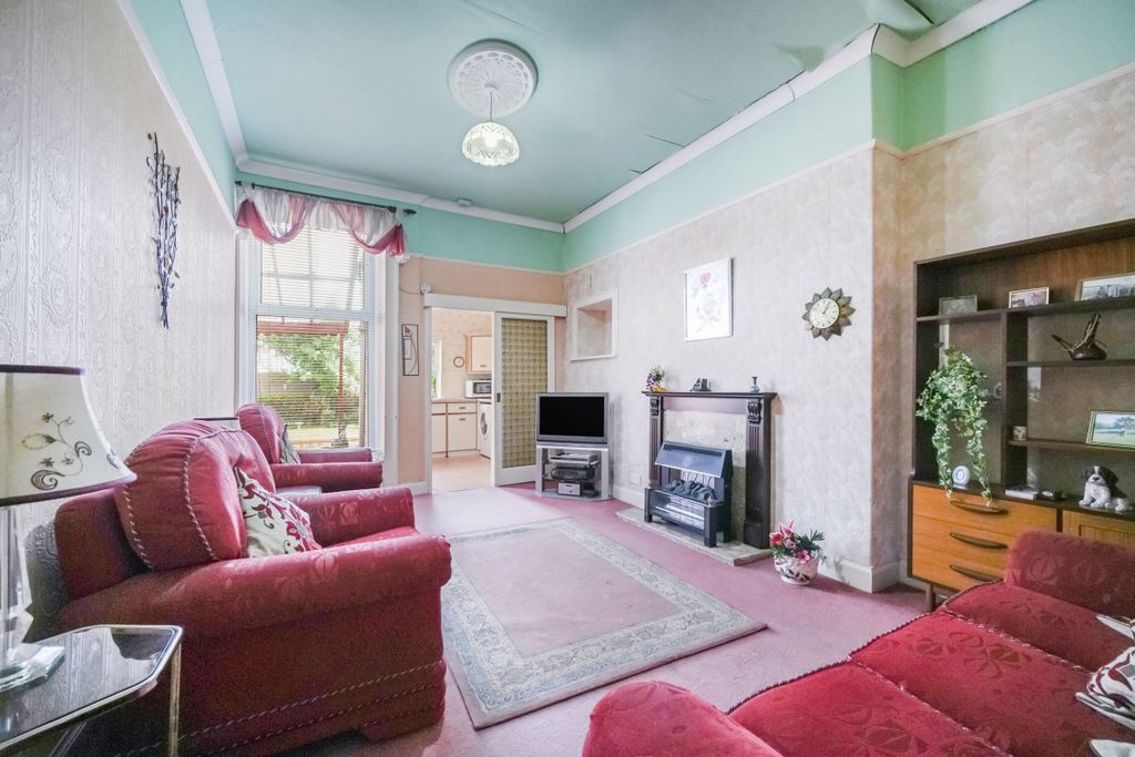 Property photo 2 of 18
