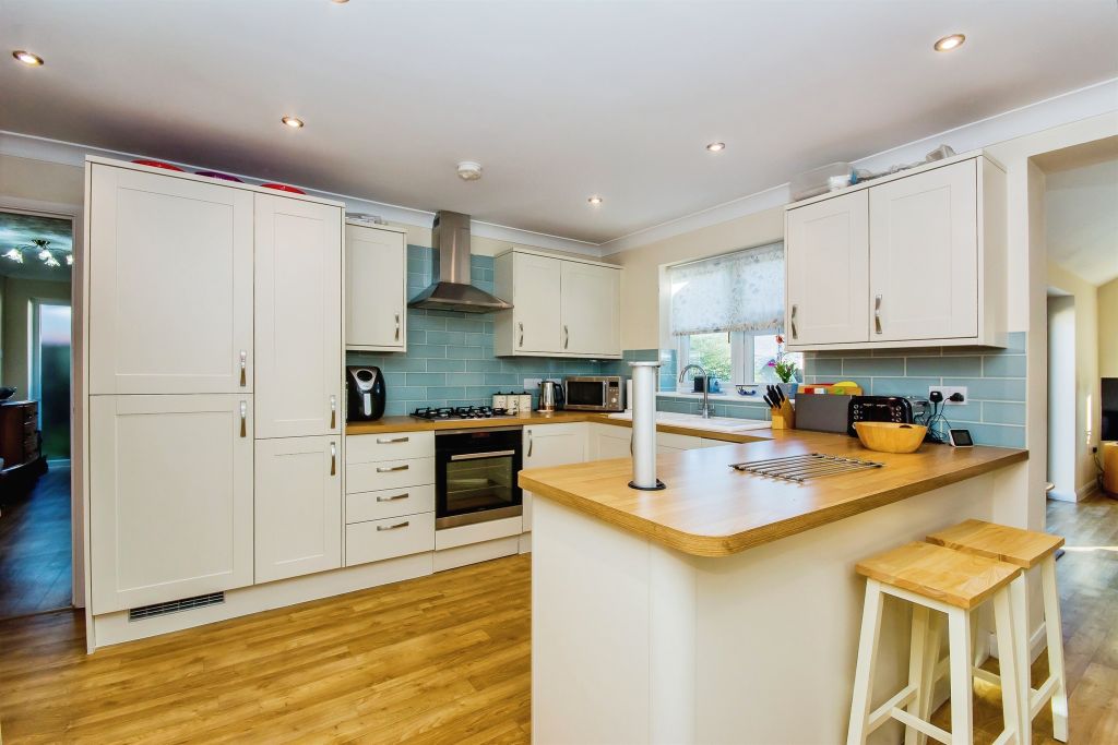 Property photo 3 of 17