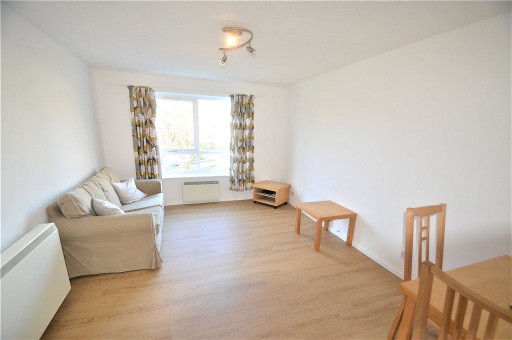 Property photo 3 of 8 Picture No. 11