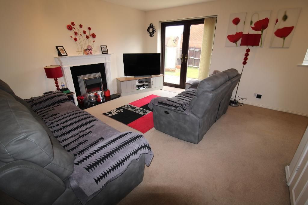 Property photo 3 of 9 Lounge / Diner