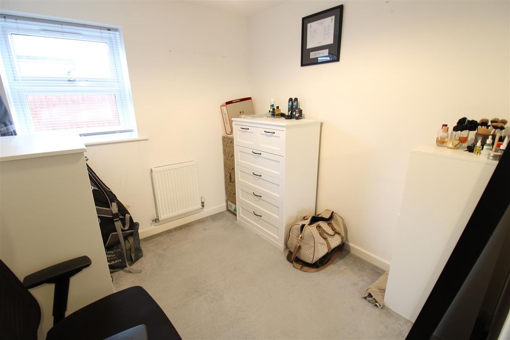 Property photo 2 of 8 Bedroom Two (Alto Id: 185489869)