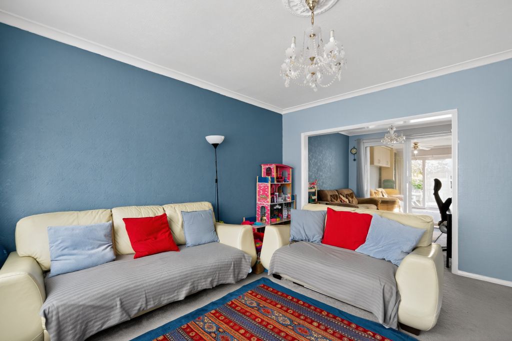 Property photo 2 of 20