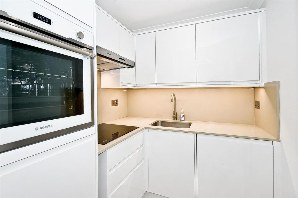 Property photo 2 of 5 Kitchen