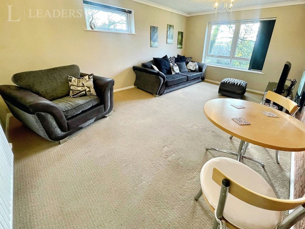 Property photo 3 of 8 Pbox-Img.Jpg