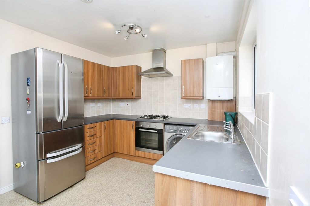 Property photo 2 of 17