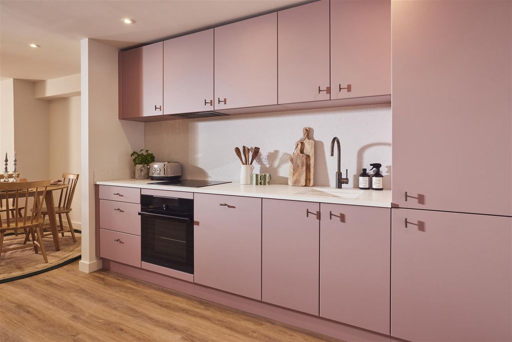 Property photo 2 of 13 Kitchen