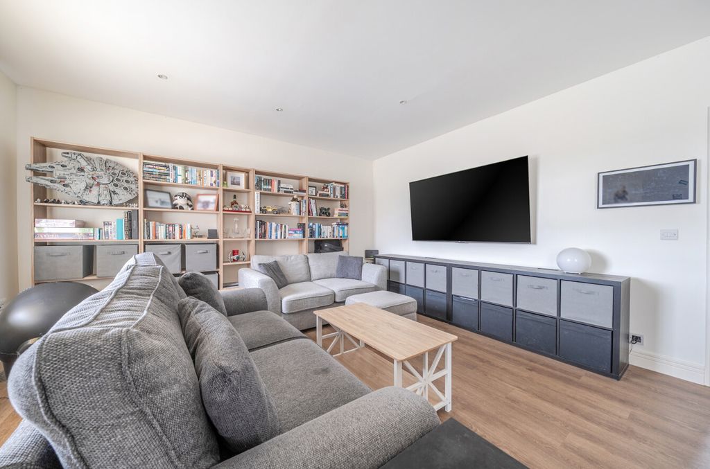 Property photo 3 of 14 1516716-22-6Aa016...