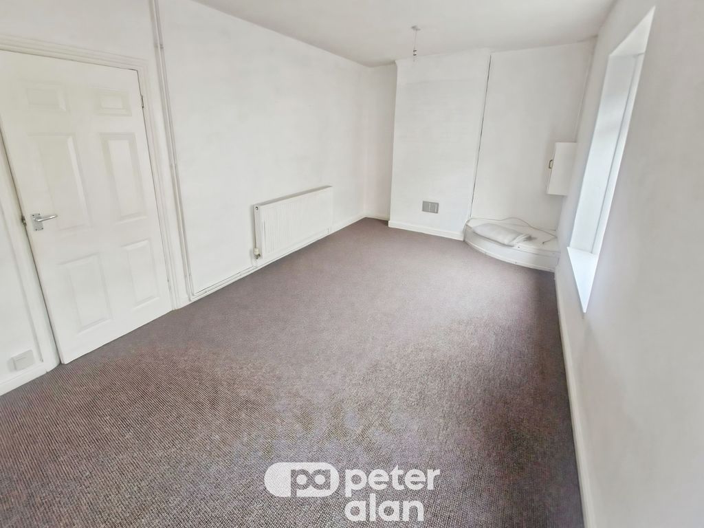 Property photo 2 of 9 Image