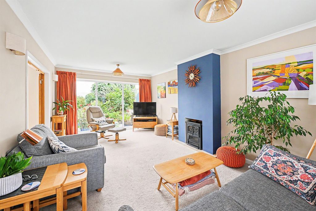 Property photo 2 of 29