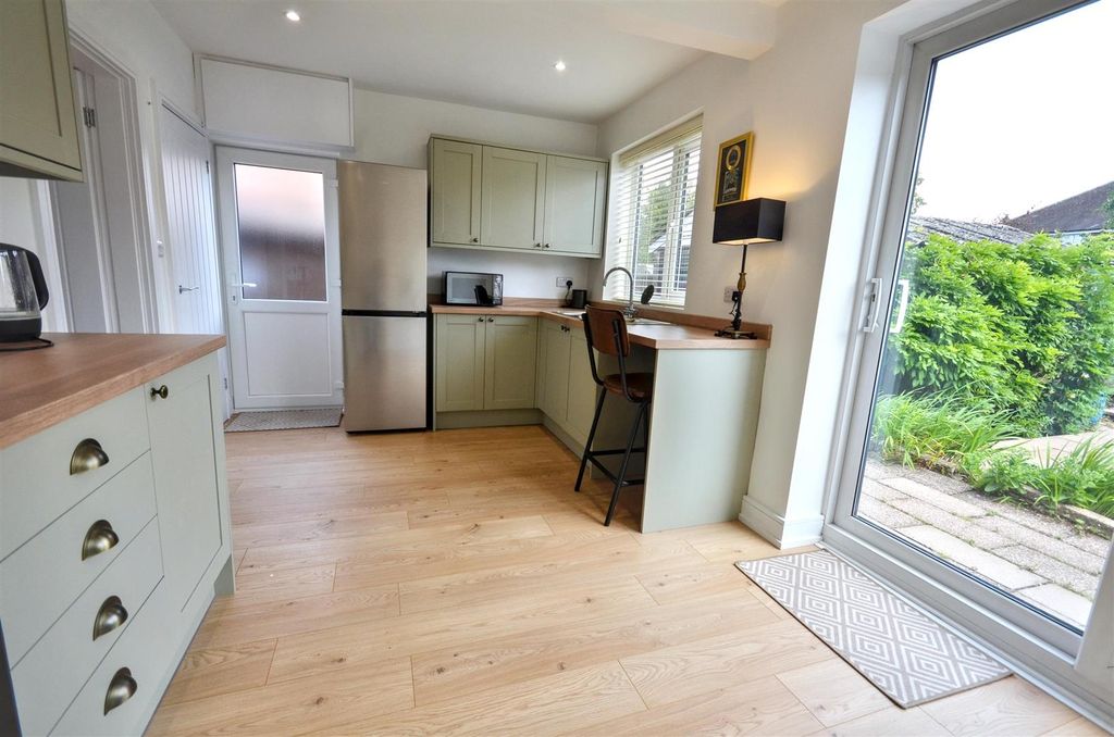 Property photo 3 of 14 Dining Kitchen