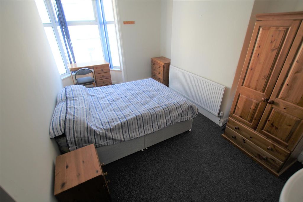 Property photo 1 of 5 P1056 B4.Jpg