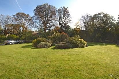 Property photo 3 of 11 Communal Grounds